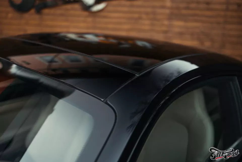 Оклеили кузов и глянец в салоне Porsche 911 полиуретаном, очистили кожу и покрыли керамикой